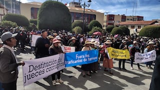 Juliaca: Pobladores jalonean e increpan al juez Chevarría por emitir medida cautelar que paraliza construcción del COAR