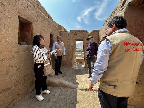 Pisco: Ministerio de Cultura supervisa avances de conservación en el sitio arqueológico Tambo Colorado