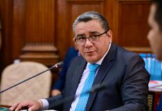 Abogado de Junior Izquierdo dice que ministro Santiváñez dilata proceso: “Quien nada debe, nada teme”