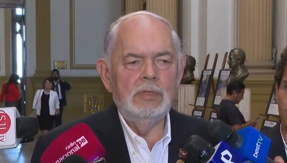 Conferencia de prensa sobre crisis sanitaria