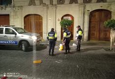 Joven escaló la pared para sustraer zapatillas en tienda Alibaba de Arequipa