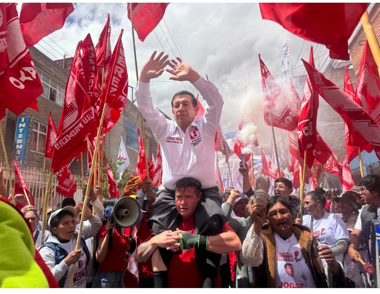 Junín: Con orquestas, bandas y fiesta candidatos regionales le ponen punto final a la campaña electoral 2026