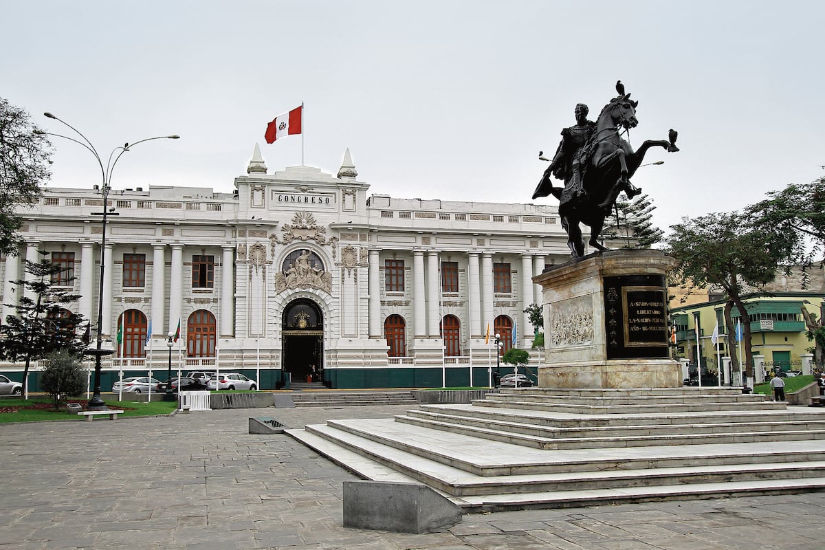 La conferencia entre representantes de ambas cámaras fue convocada por disposición del presidente del Congreso, Miguel Ángel Torres.