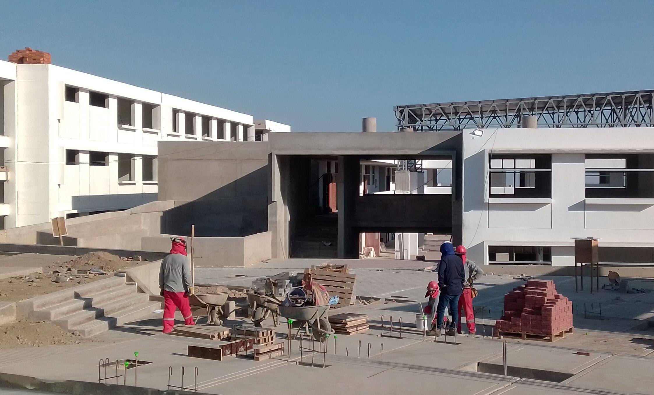 Fotografía tomada este 22 de mayo muestra que aún se encuentran en la fase de infraestructura. (Foto: Adrian Apaza)
