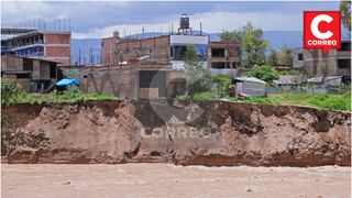 Junín: Dos viviendas fueron tragadas por el río Cunas y otras 8  están a centímetros del caudal 