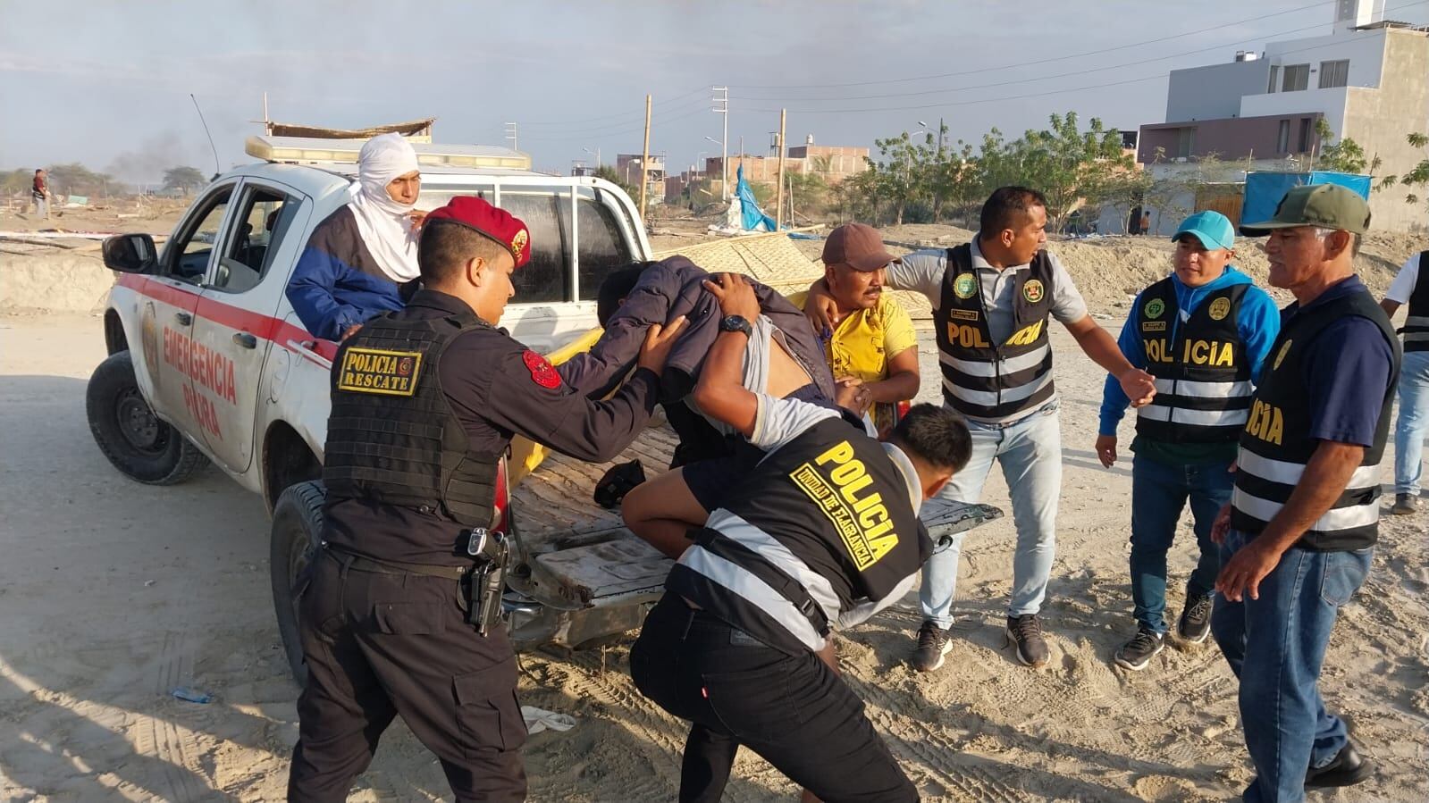 Más de mil policías incursionaron en la parcela J, que había sido tomada por miles de invasores y delincuentes armados.