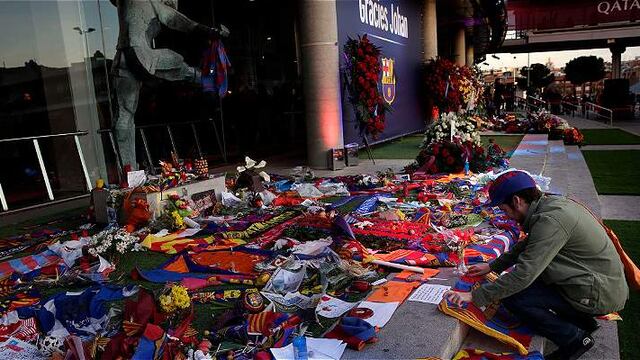 60.525 personas despidieron a Johan Cruyff en el Camp Nou