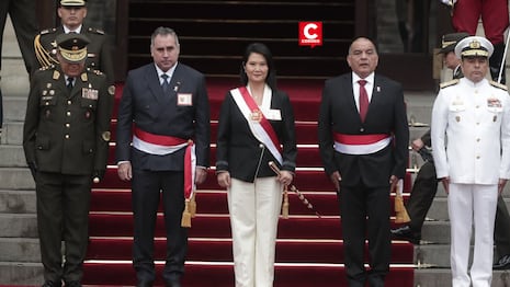 Keiko Fujimori es reconocida como jefa suprema de las Fuerzas Armadas y la Policía Nacional