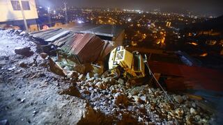 El Agustino: Camión cae sobre vivienda y familia sobrevive de milagro