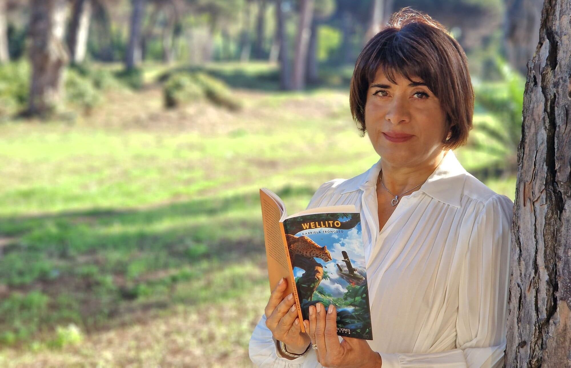Gabriela Troncoso presenta su primer libro "Wellito". ,