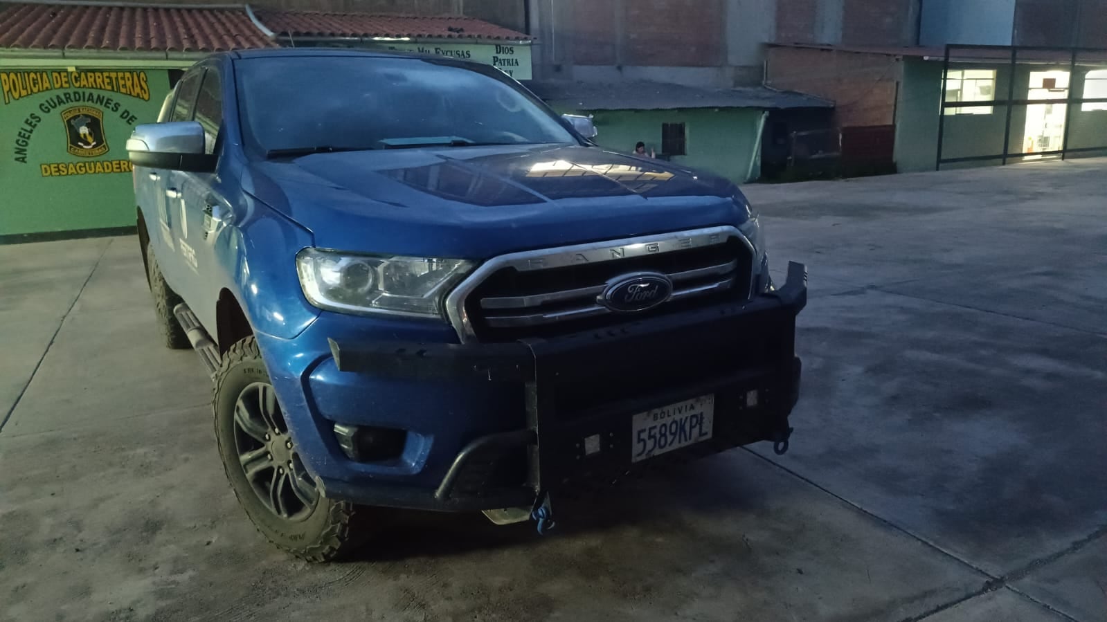 Puno: Cinco bolivianos son detenidos con 100 mil dólares