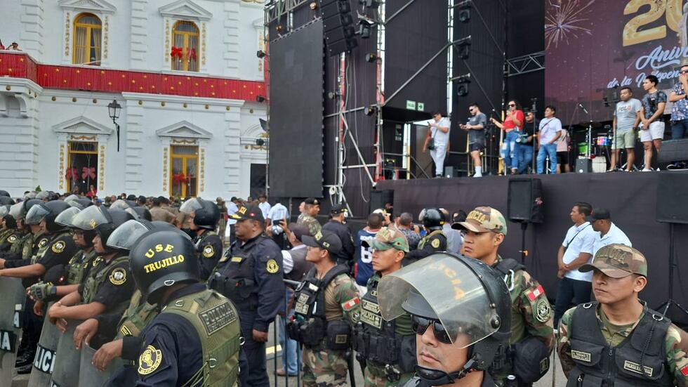 Escenario está instalado en la intersección de los jirones Diego de Almagro con Pizarro, en todo el Centro Histórico de Trujillo.