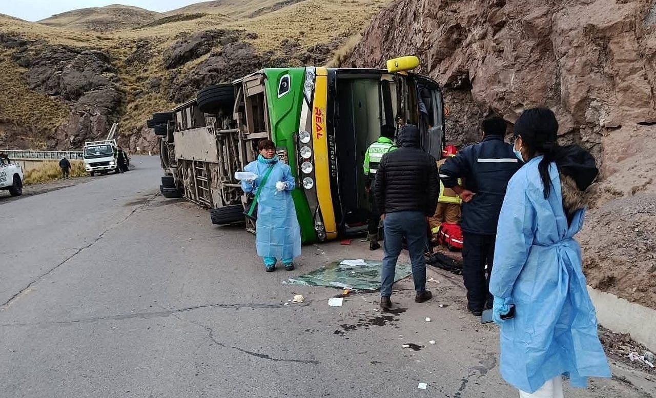 Ciudadana extranjera pereció en accidente de bus en la vía Arequipa - Cusco