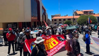 Puno: Organizaciones sociales marchan masivamente contra el alza de pasaje urbano