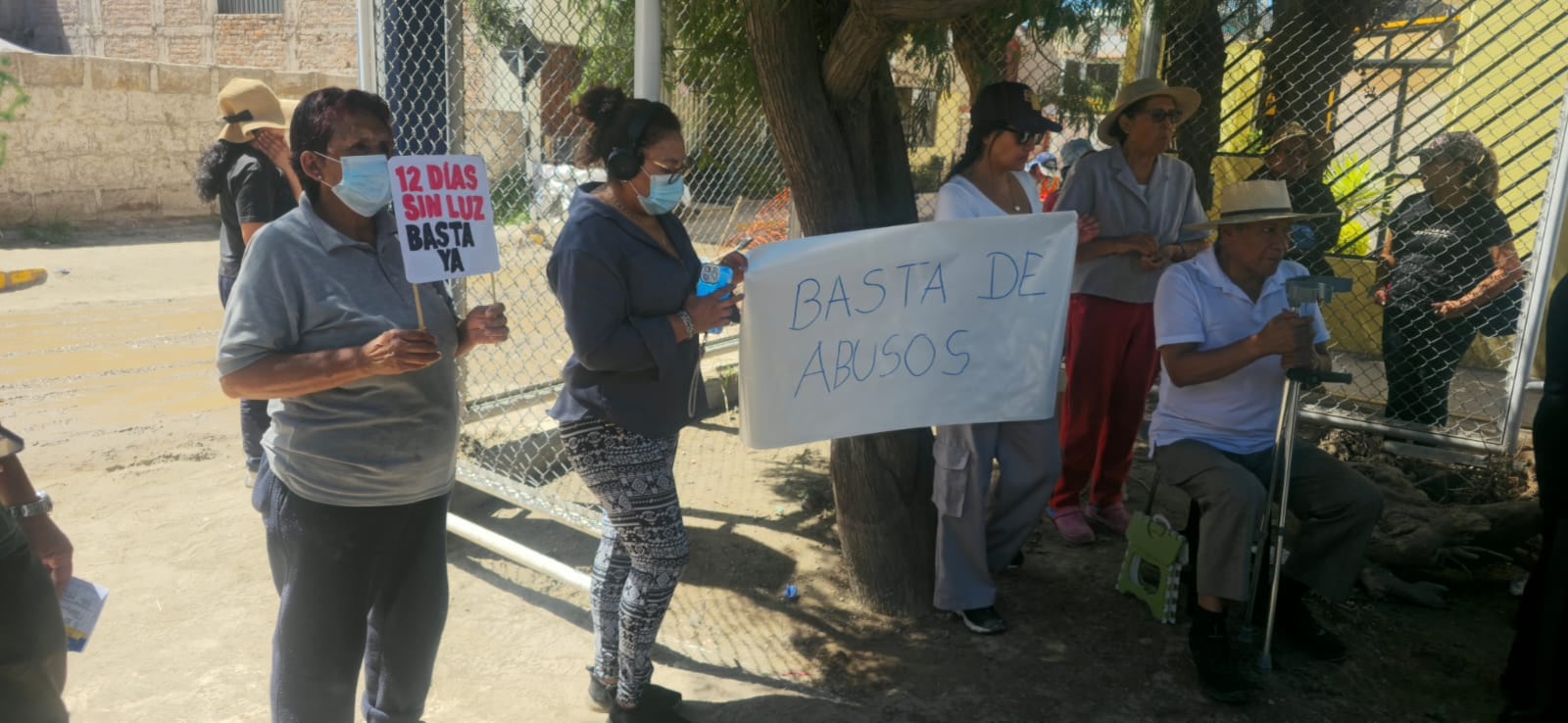 Pobladores de Yanahuara protestan por falta de energía eléctrica por dos semanas (Foto: Omar Cruz/@photo.gec)