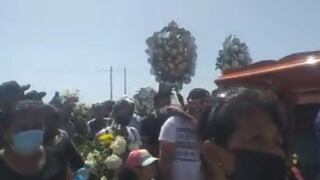 Piura: Familiares entierran a “Satty” en cementerio La Campana de Talara