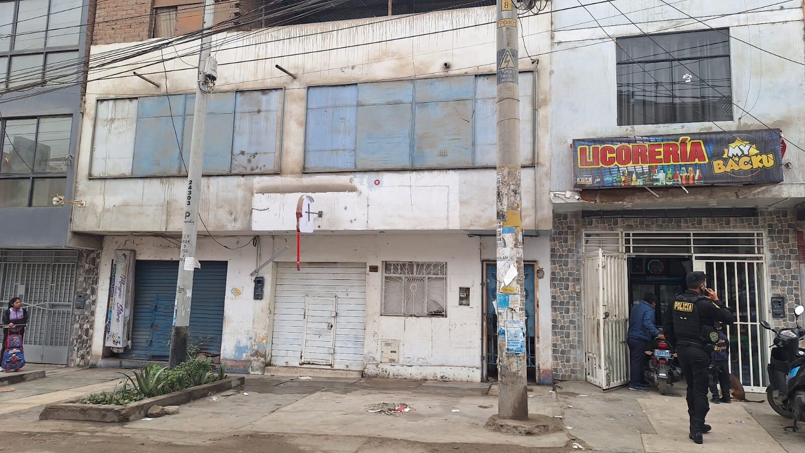 Extorsionadores atacaron en simultáneo dos negocios situados en la cuadra 15 de la avenida 12 de Noviembre, en el distrito de Florencia de Mora.