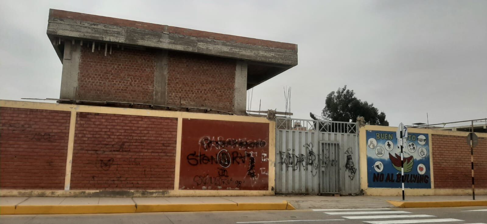Trabajos en colegio Juan Mejía Baca están paralizados.