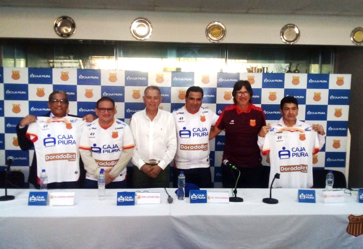 Anunció la renovación de apoyo de la Caja Piura y presentó a su plantillade jugadores.