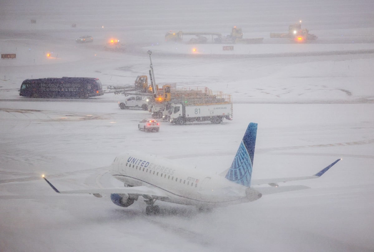 El fenómeno extremo, asociado al vórtice polar, afecta a más de 20 estados con temperaturas extremas, nieve, hielo y colapso del transporte. (Crédito: CHARLY TRIBALLEAU / AFP)