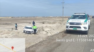 Tacna: Despistan auto en la carretera Costanera Sur y lo abandonan