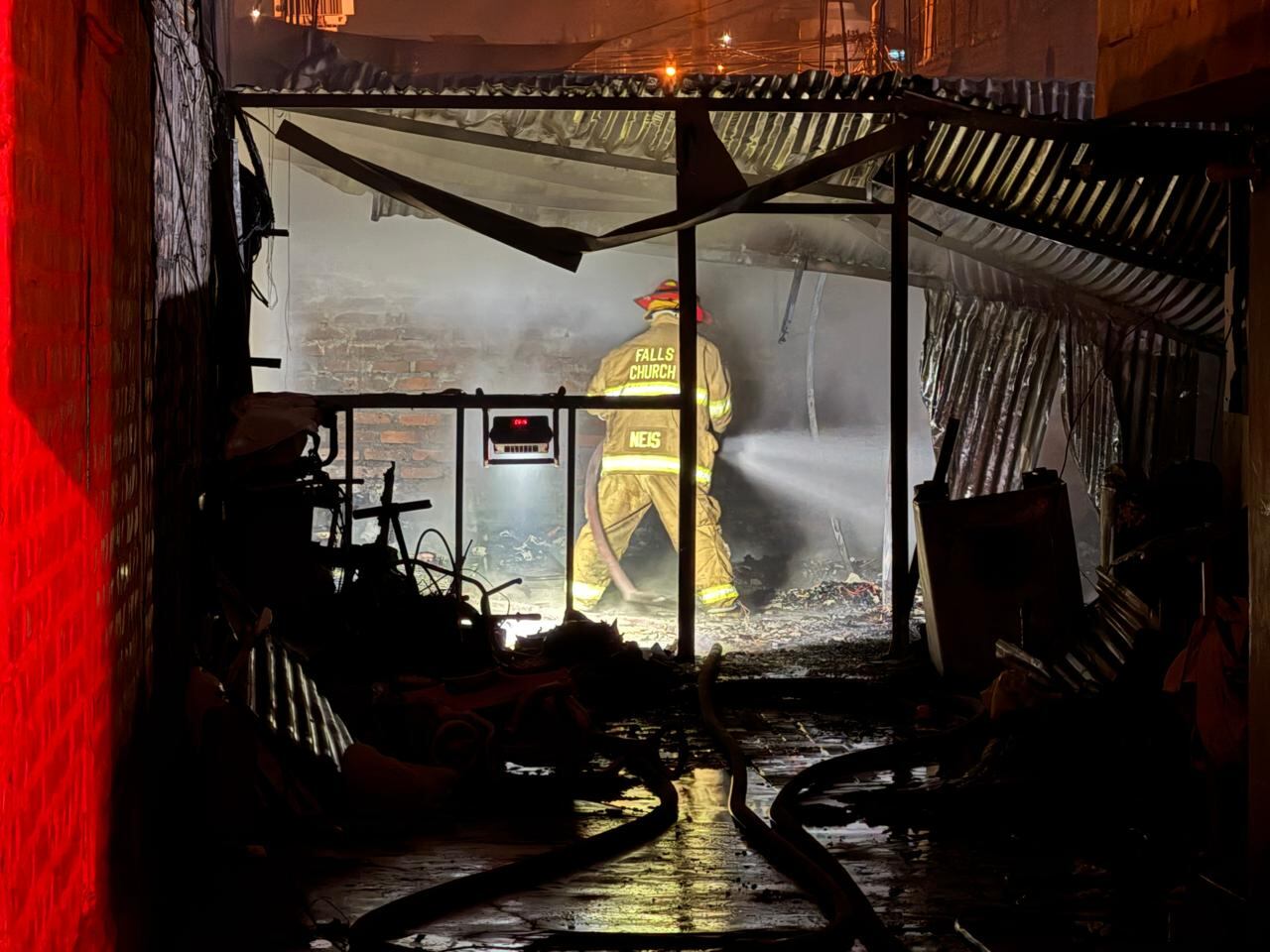 Bomberos sufrieron por la falta de agua