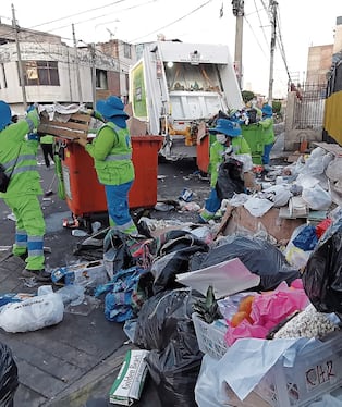 Recogieron basura acumulada en Arequipa. Fanny Arotaipe.