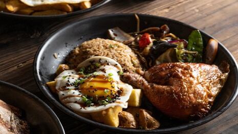 Día del Pollo a la Brasa con sabor a fusión oriental