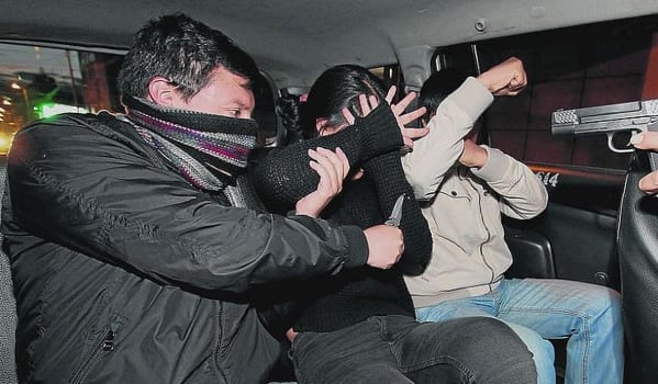 Falsos taxistas son investigados, no serían pocos los delitos que cometieron