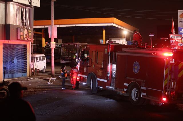 Lima, Lunes 20 de mayo del 2024. Un fallecido y al menos 20 heridos ha dejado la deflagración por fuga de gas glp en un grifo ubicado en el distrito de Villa María del Triunfo. Fotos: Anthony Niño de Guzman