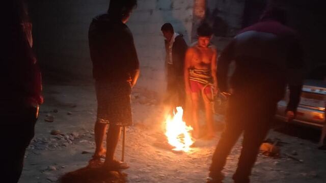 Tacna: Pobladores atan a poste e intentan quemar a presunto ladrón