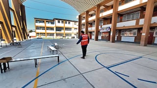 Colegio liquidado en el 2025 ya presenta fisuras en Piura