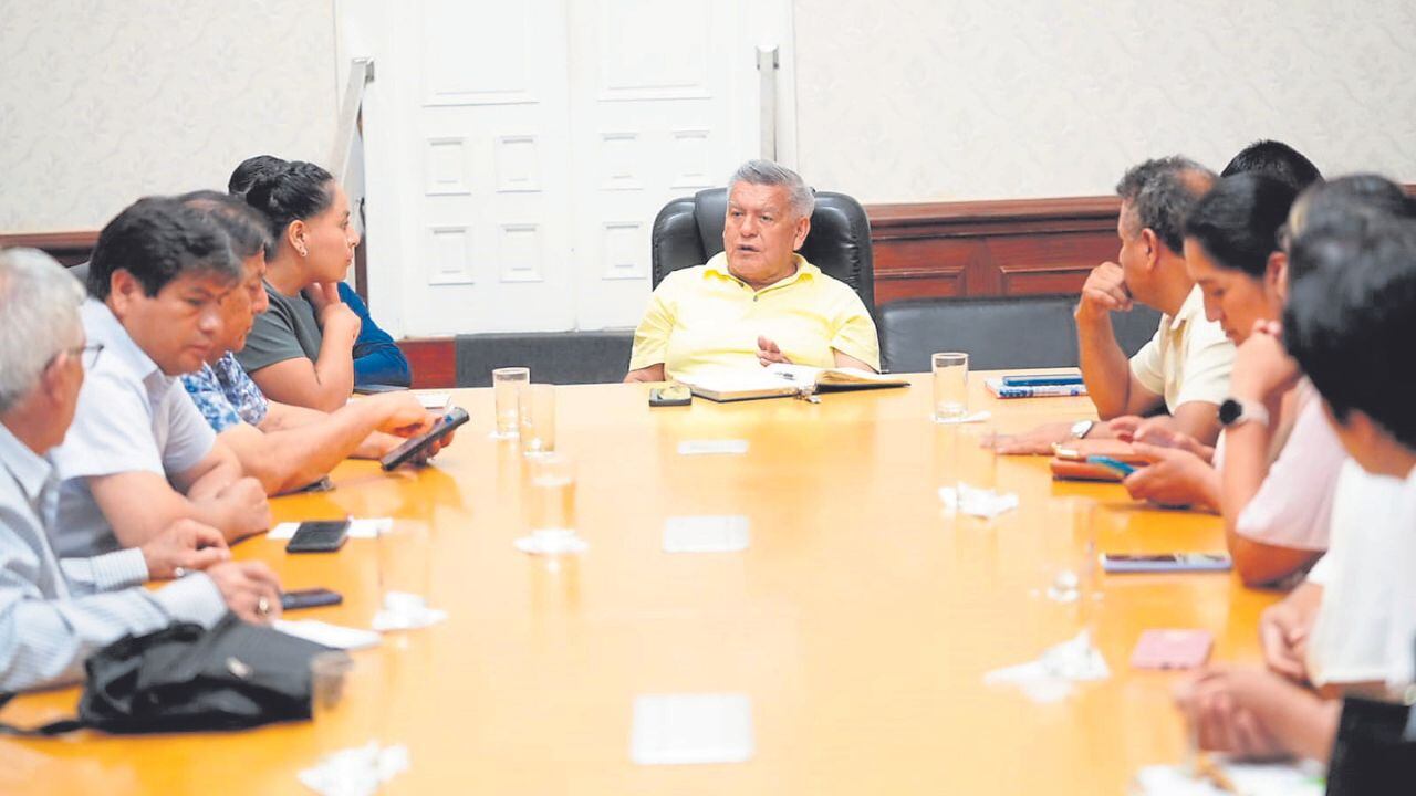 La presidenta del Consejo Regional, Verónica Escobal, afirma que seis meses ya es suficiente para determinar permanencia de funcionarios que no dieron la talla. Para la consejera por la provincia de Pacasmayo, los cambios pasan por las gerencias regionales de Salud y Educación. Además, siguen críticas a las vacaciones.