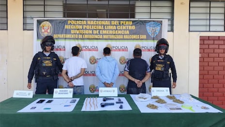 PNP captura a tres sospechosos de microcomercialización tras operativo en vivienda de Surco