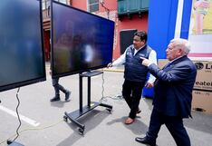 Entregan pantallas interactivas a colegios de La Libertad