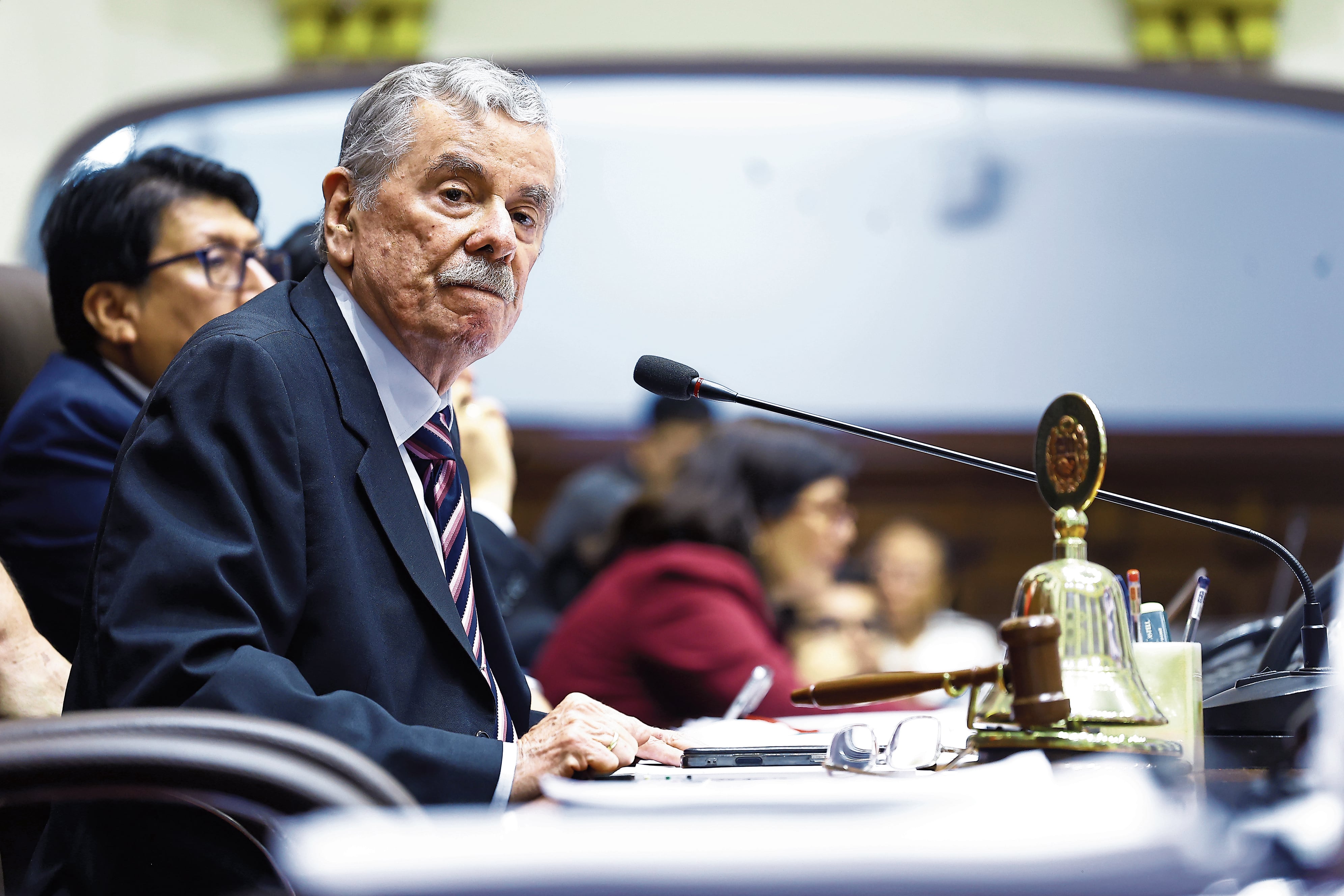 Fernando Rospigliosi dijo que “no tiene idea” si llamaría a la sesión en el plazo de 15 días que ordena el reglamento así se logren los endosos y que “dependerá del momento”.