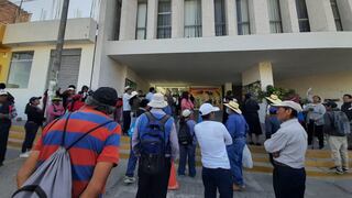 Arequipa: Vecinos protestan por obra de agua y desagüe abandonada en distrito de Socabaya (VIDEO)