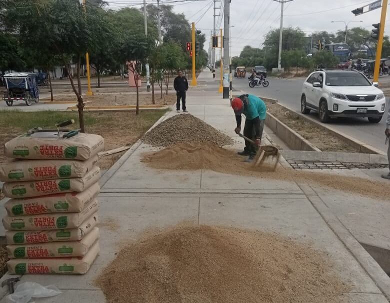 Cabe precisar que la multa impuesta del 20% será por día mientras el propietario continúe ejecutando la obra en su establecimiento ocupando las vías públicas