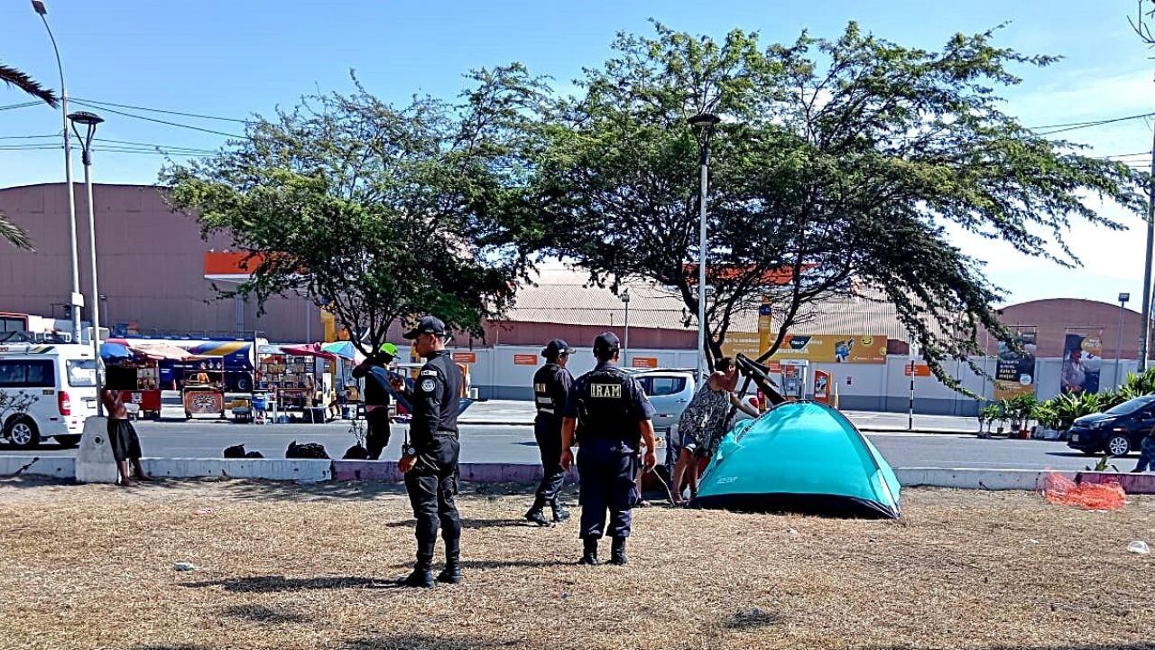 Agentes del servicio de Serenazgo de Trujillo acudieron ante el llamado de los vecinos de la urbanización Santa María.
