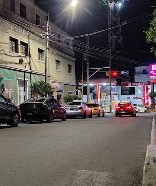 Taxistas durmieron en los grifos para conseguir GLP en Arequipa