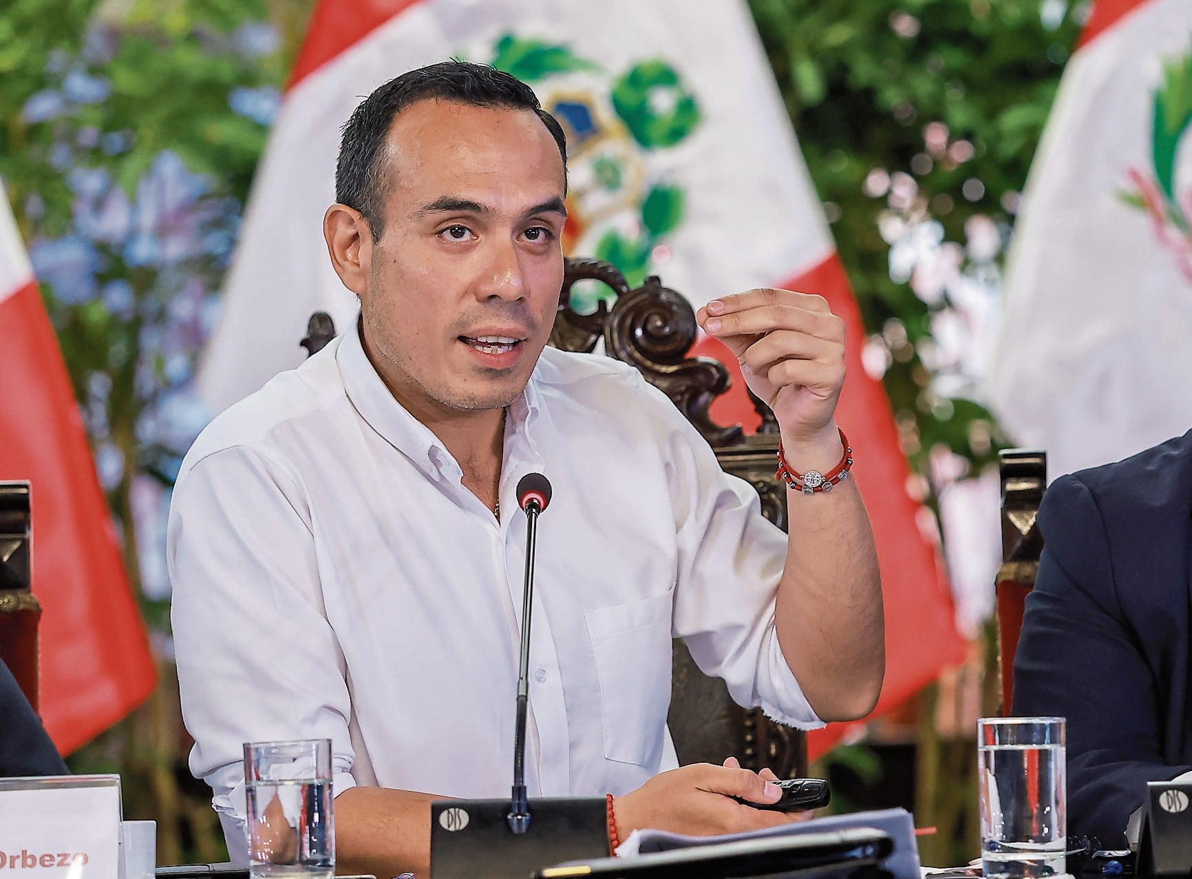 El sondeo de Datum Internacional muestra una fuerte caída en el respaldo al mandatario y un amplio rechazo ciudadano a sus reuniones privadas con empresarios vinculados al Estado.