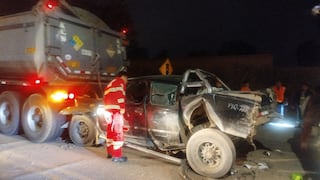 Ica: ocupante de camioneta resulta herido tras triple choque con volquetes