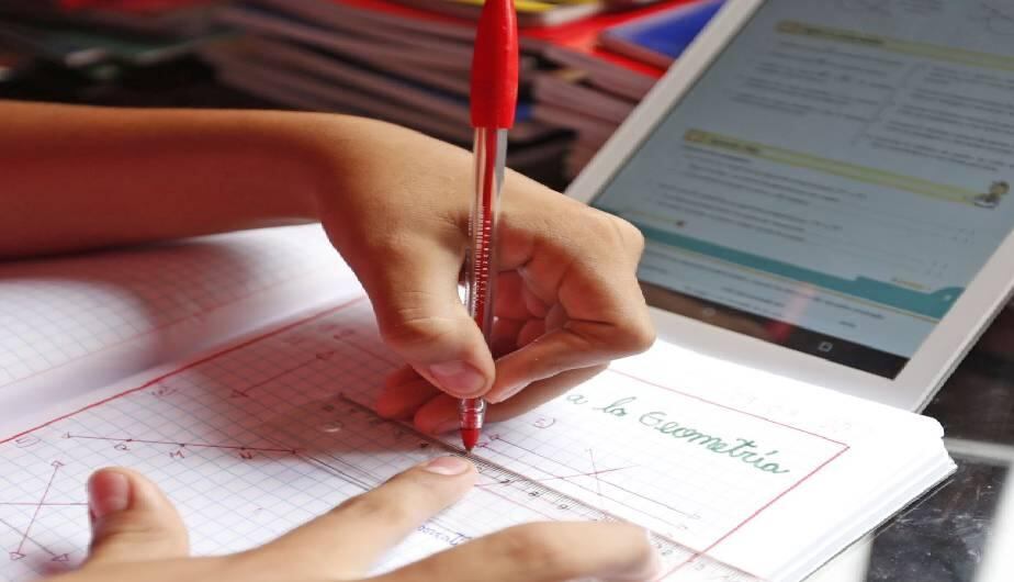 Las clases virtuales son una alternativa para la semana de convención minera en Arequipa. (Foto: Andina)