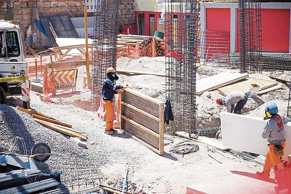 Trabajos en institución educativa de Arequipa. Foto: GEC.