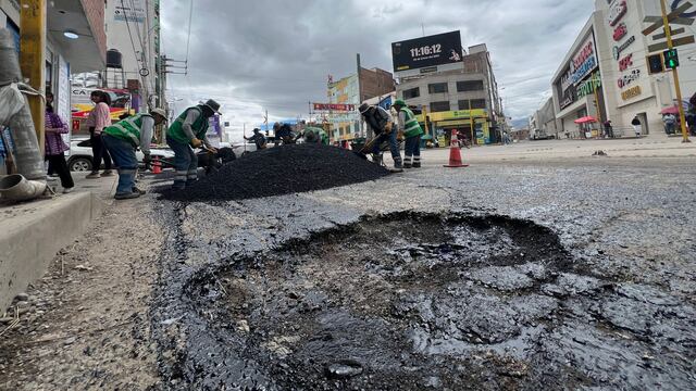Huancayo: Identifican al menos 6 puntos críticos en vía urbana que presentan fisuras, huecos y baches 