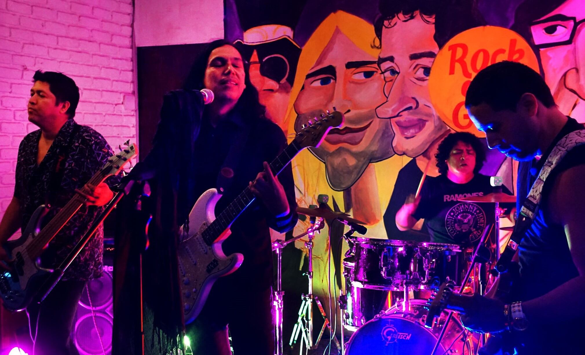 Nueve bandas de todo el país se reúnen para brindar un gran espectáculo.