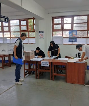 Ciudadanos participaron en proceso electoral.