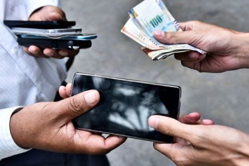 No compres celulares de dudosa procedencia. Foto: Andina/referencial