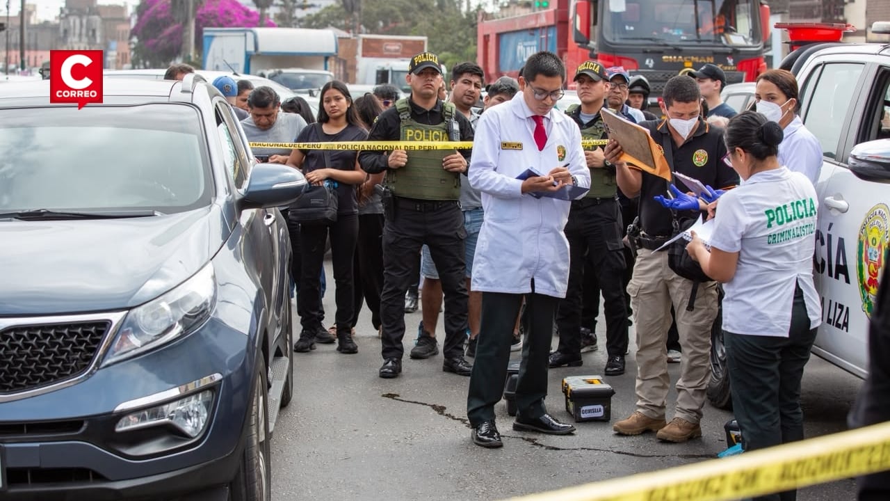 Rímac: hombre fue acribillado dentro de su vehículo a pocos metros de una dependencia policial. Foto: Fernando Sangama / @photo.gec