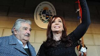 Cristina Fernández llegó a Lima junto a presidente de Uruguay, José Mujica